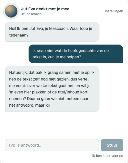 Schermafbeelding van een echt gesprek met Juf Eva, waarin een leerling vraagt naar de hoofdgedachte van een tekst en Juf Eva eerst vraagt om de tekst zelf.